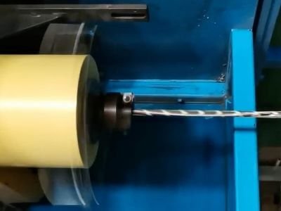 2 Fiber cable core and aramid yarn stranding